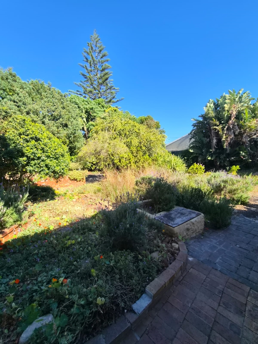 To Let 3 Bedroom Property for Rent in Table View Western Cape